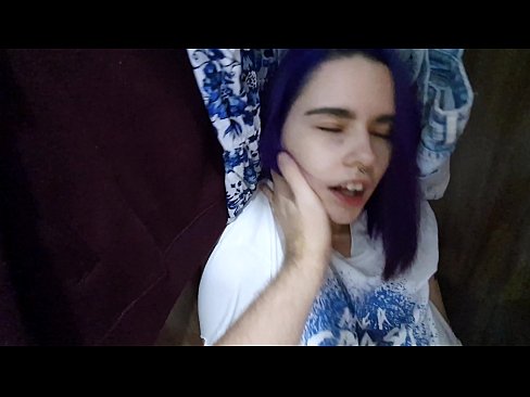 ❤️ Shkafda mening singlimni topib, unga yordam berdi ❤️❌ Anal video uz.verhentai.ru ☑